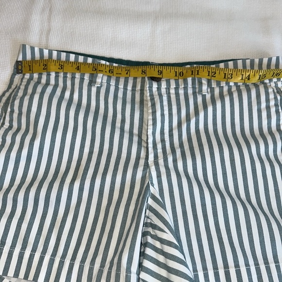 Old Navy Striped Green and White Women's Shorts Size 8 - Picture 6 of 11